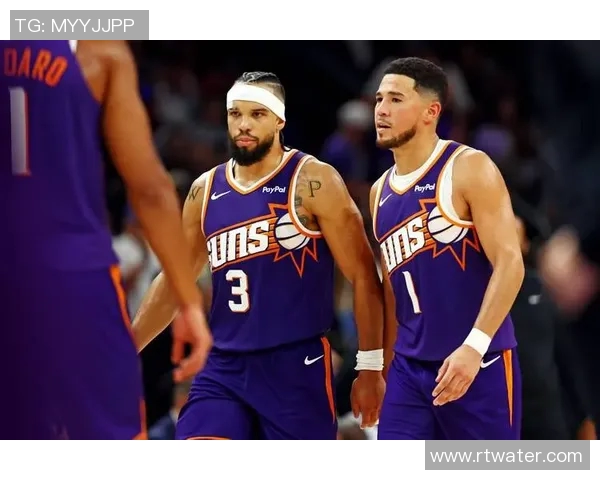 布克领衔双杀快船哈登助攻双塔发力保罗遭弃用成焦点